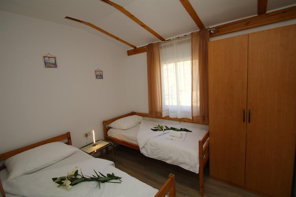 Вилла Oak House Zadvarje Экстерьер фото